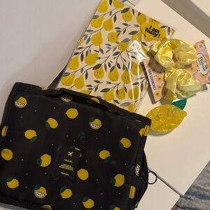 Lemon Print Travel Bag with Accesories